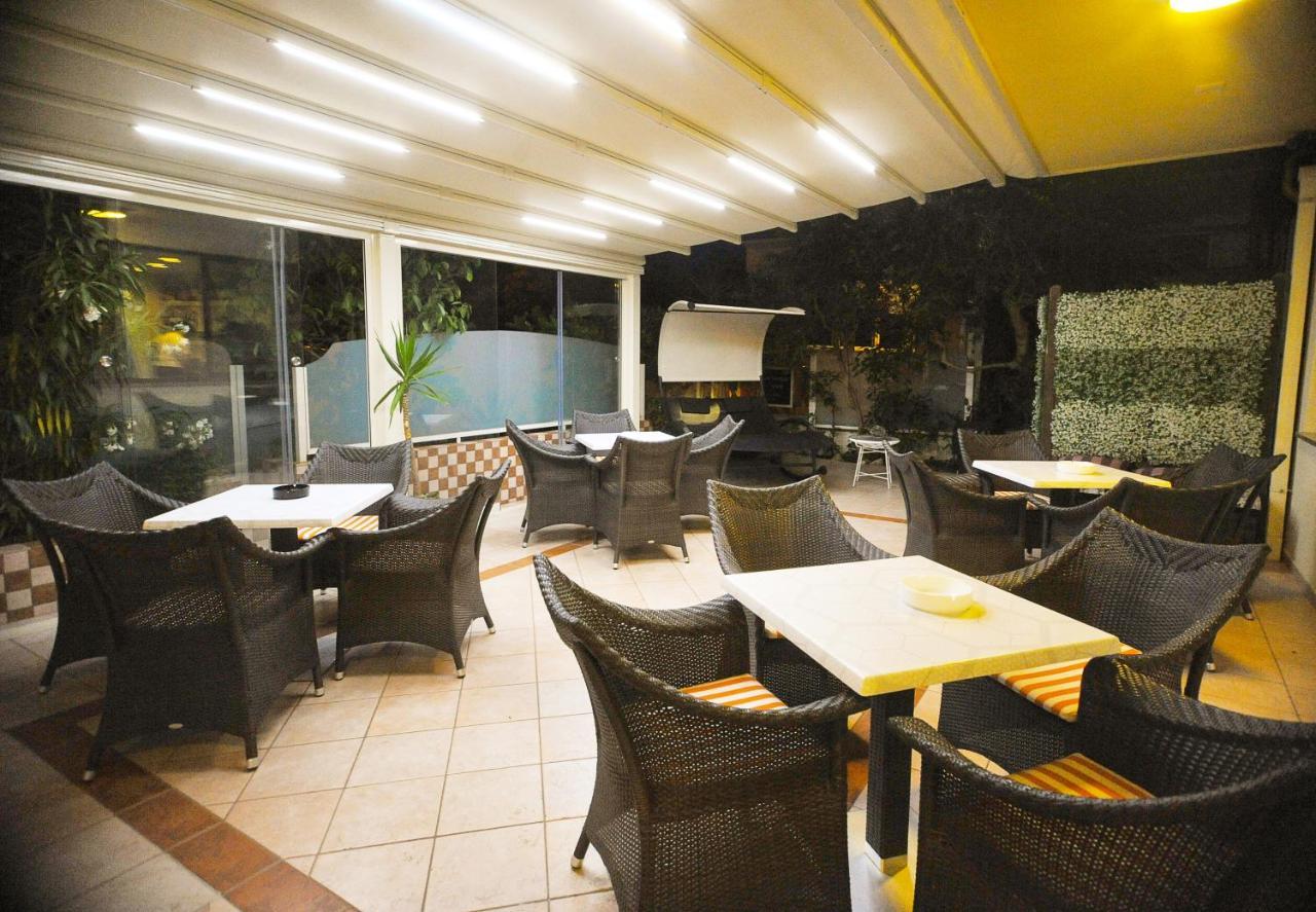 Hotel Tulipe Nazionale Riccione Extérieur photo
