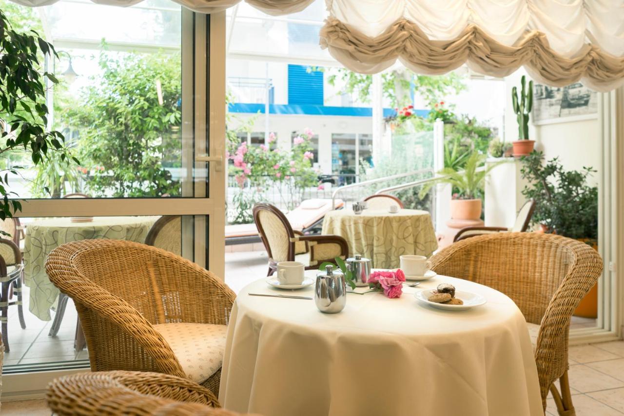 Hotel Tulipe Nazionale Riccione Extérieur photo