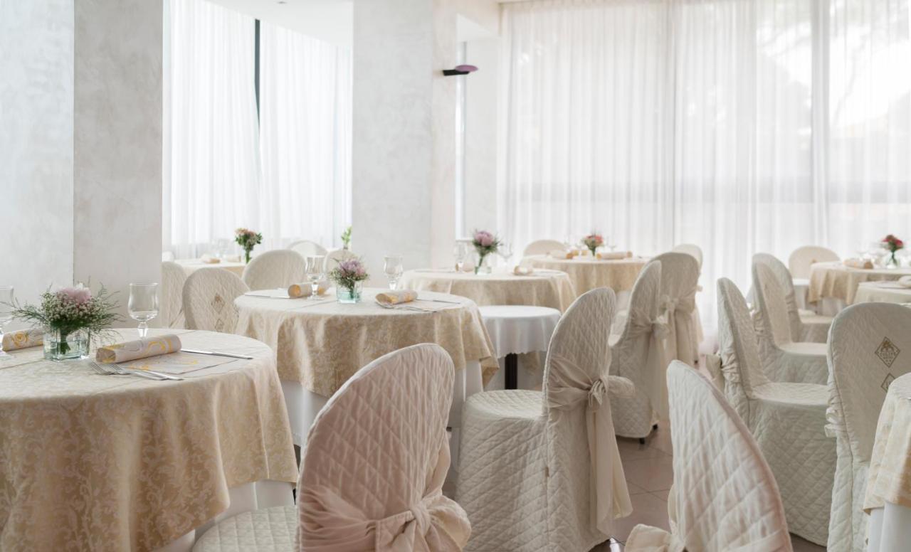 Hotel Tulipe Nazionale Riccione Extérieur photo